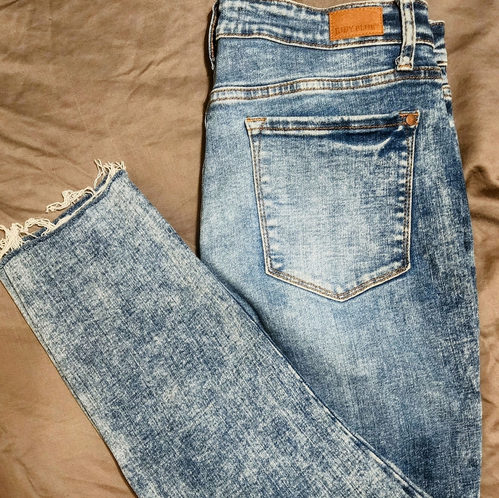 Like New Blue Distressed Women's Jeans